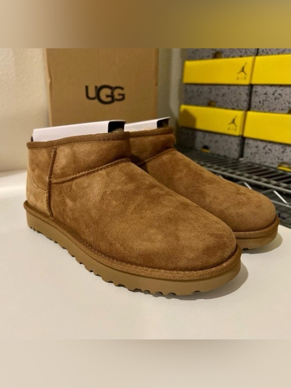 UGG Men's Chukka Boot in Chestnut Suede
